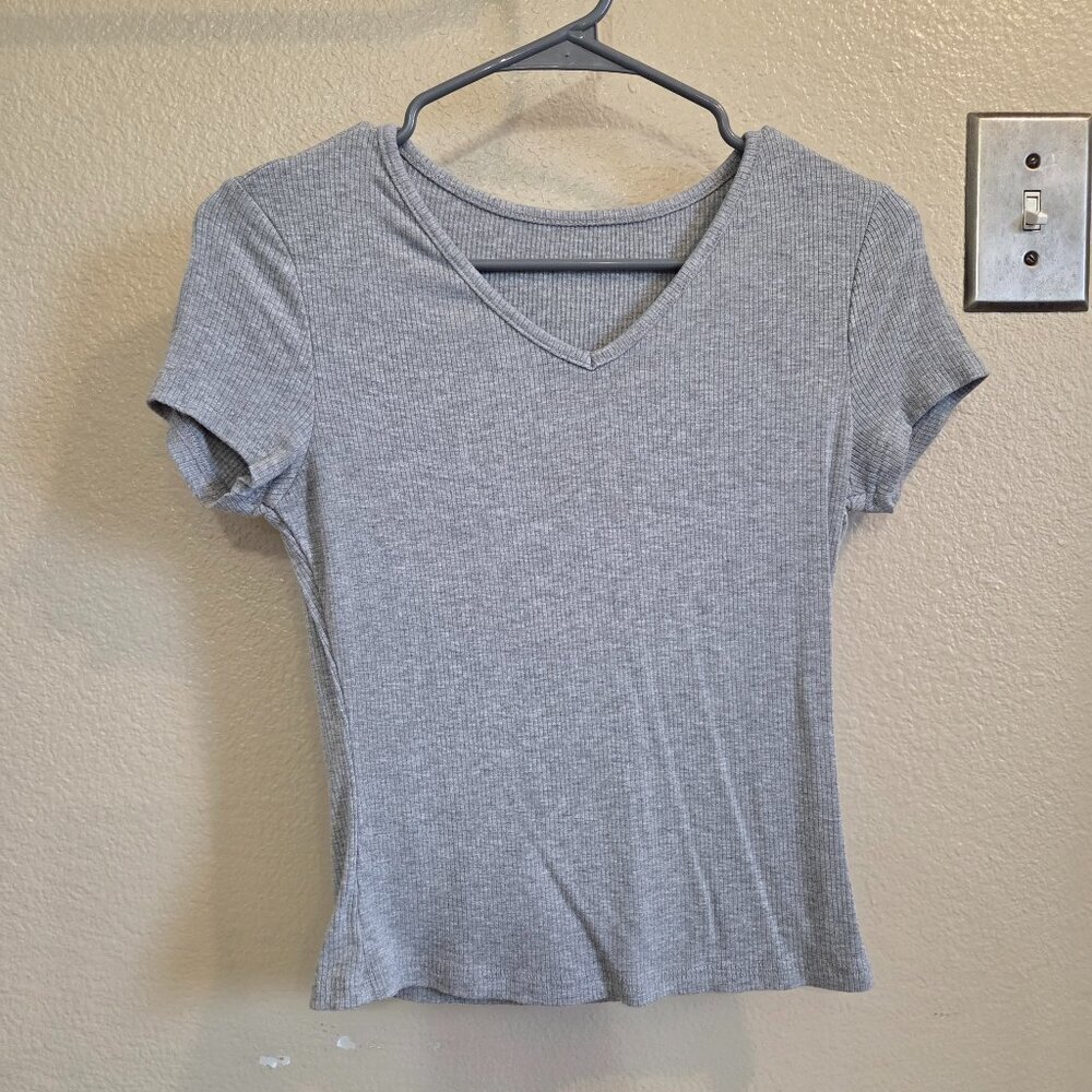 Shein Women Gray V Neck Rib Knit Short Sleeve Solid Tee Size Small Summer Spring